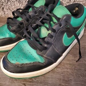 Nike Emerald and Ebony Athletic Shoes